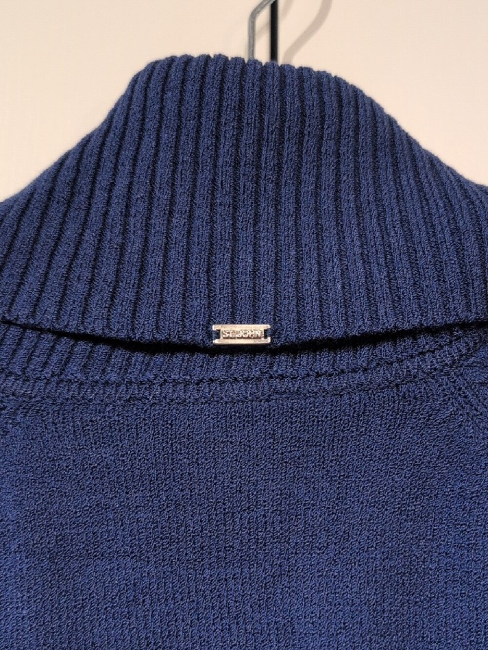 St. John Sport Women's Cowl Neck Sweater - Timeless Knit Wool Blend Size L - Picture 4 of 6